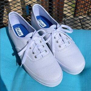 Keds White Canvas Low-Top platform Lace-Up Sneakers NWOT